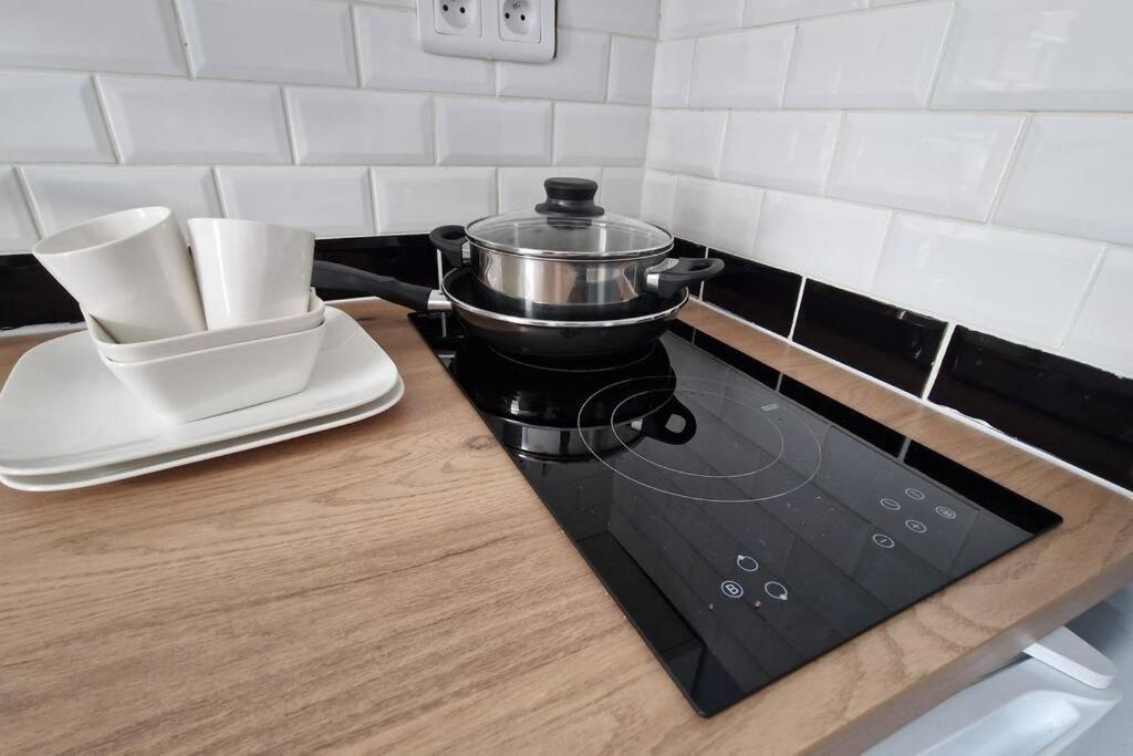 Appartement Hypercentre 301 +Wifi+Independant+ Cuisine Toilette Salle De Bain Privative Valenciennes Exterior foto